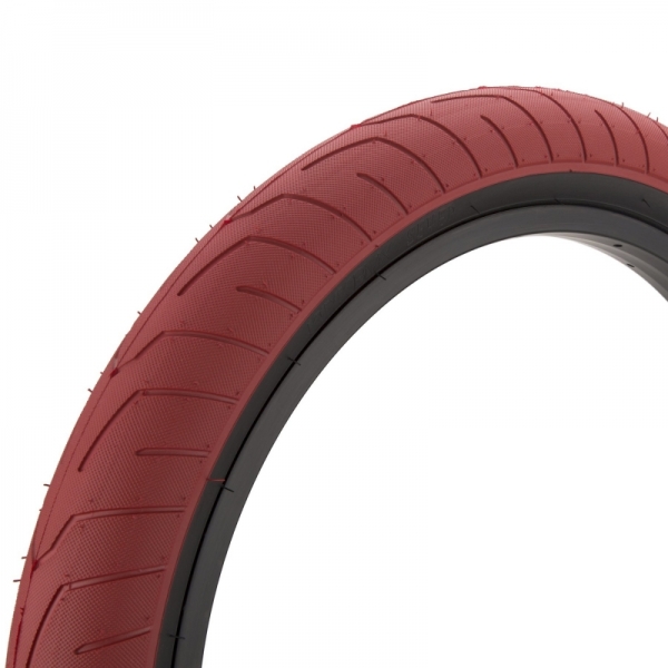 KINK Sever 2.4 red with back wall BMX tire